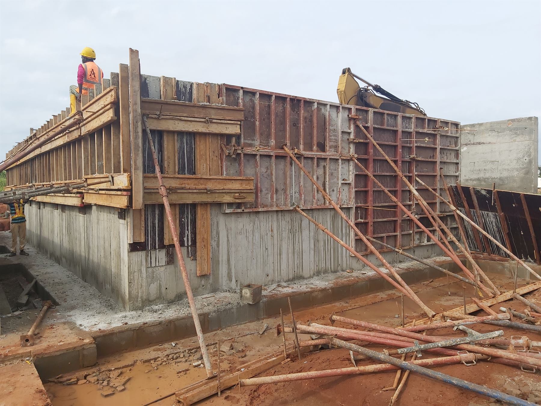 Concrete formwork and active site supervision